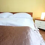 Leoapart Czysta فروتسواف